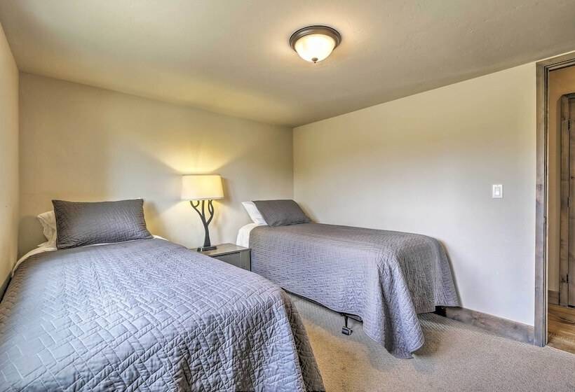 Updated Cabin W/ Hot Tub ~ 11 Mi To Winter Park!