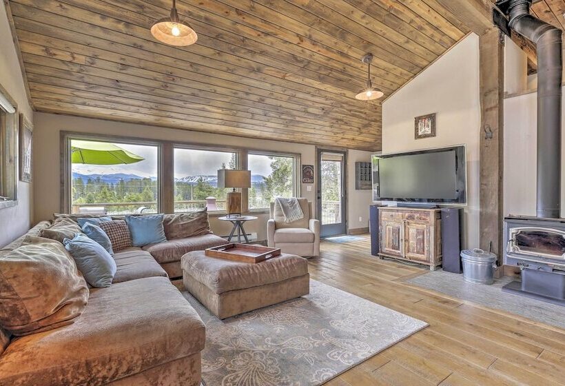 Updated Cabin W/ Hot Tub ~ 11 Mi To Winter Park!