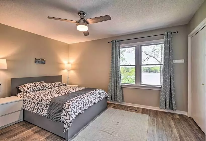 Waterfront Cottage W/ Boat Dock & 3 Decks!