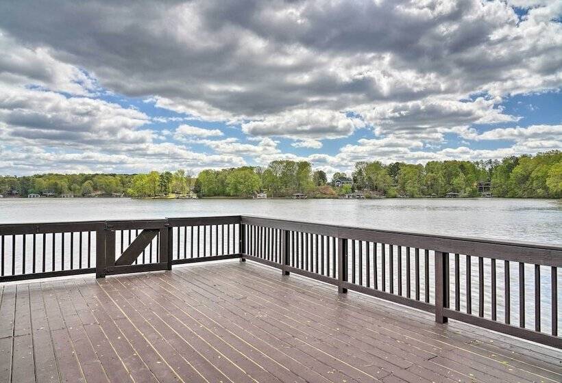 Waterfront Cottage W/ Boat Dock & 3 Decks!