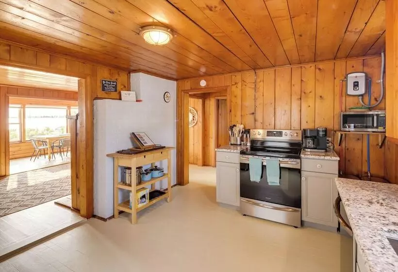 Waterfront Cottage W/ Sunroom + Patio & Grill