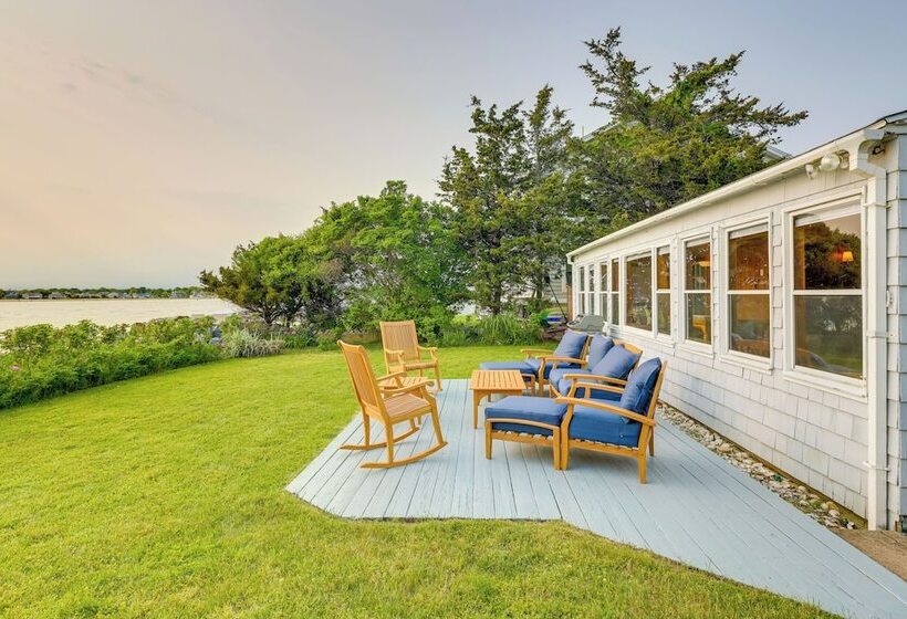 Waterfront Cottage W/ Sunroom + Patio & Grill