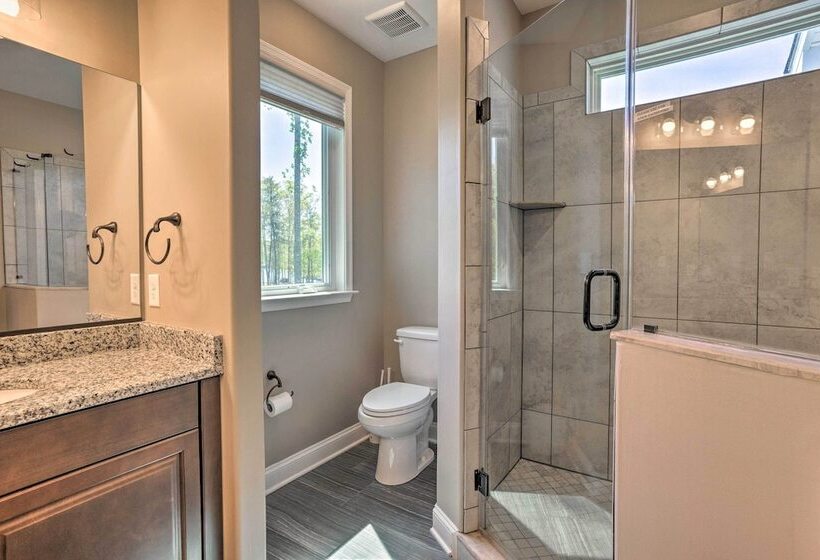 Waterfront Lake Anna Home W/ Dock, Beach & Kayaks!