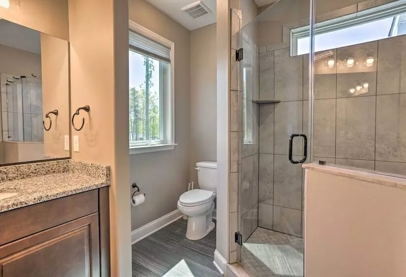 Waterfront Lake Anna Home W/ Dock, Beach & Kayaks!