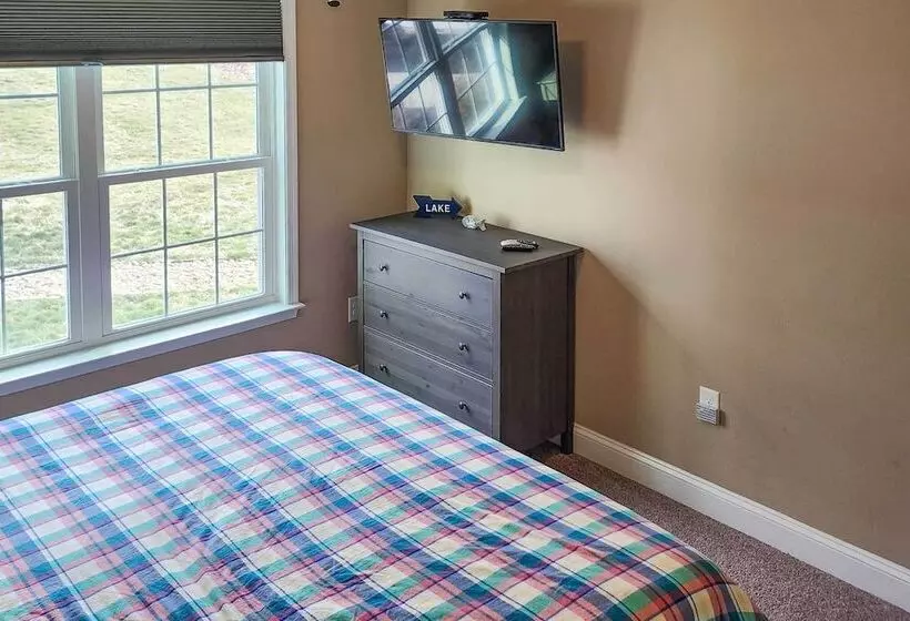 Waterfront Lake Anna Home W/ Dock, Beach & Kayaks!