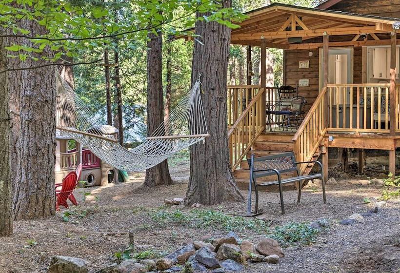 Private Hot Tub, Fire Pit + Swingset: Arnold Home