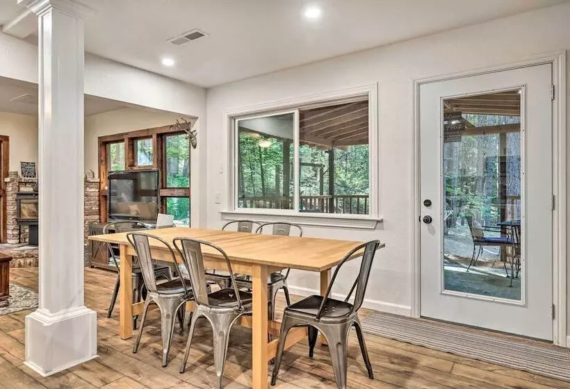 Private Hot Tub, Fire Pit + Swingset: Arnold Home