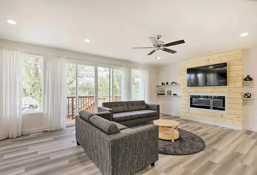 Beautiful Salt Lake City Home W/ Huge Yard!