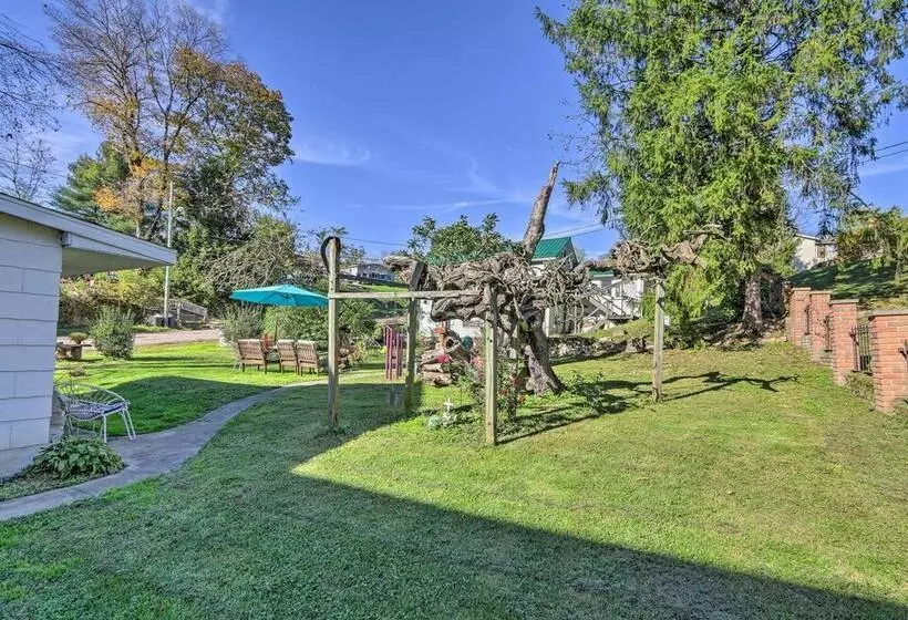 Big Dog Friendly Home W/ Porch & Private Yard