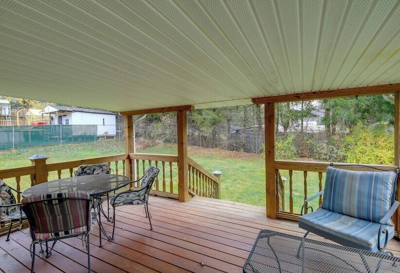 Bluefield Home W/ Covered Deck   Near Parks!