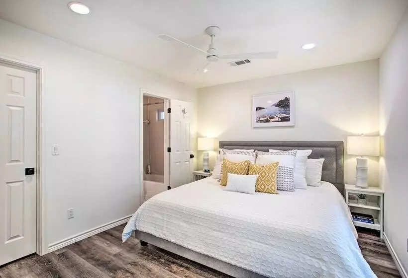 Remodeled Cedar Creek Lake Retreat W/ Fire Pit!