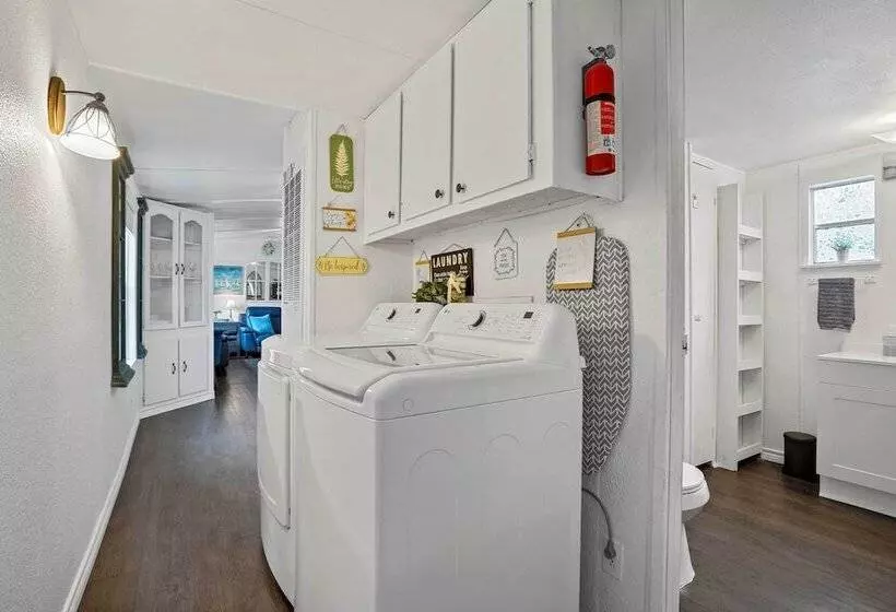 Near Water: Lake Dallas Home W/ Furnished Patio!