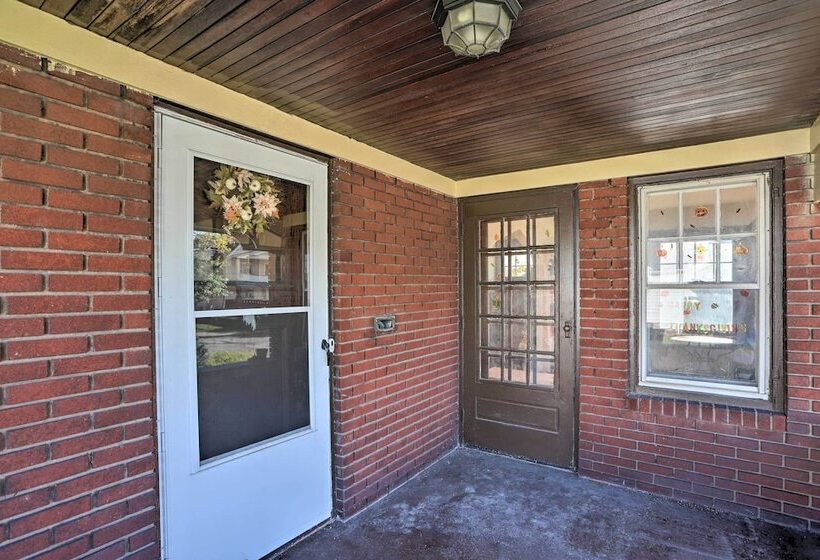 Cleveland Area Home W/ Deck < 10 Mi To Dtwn!