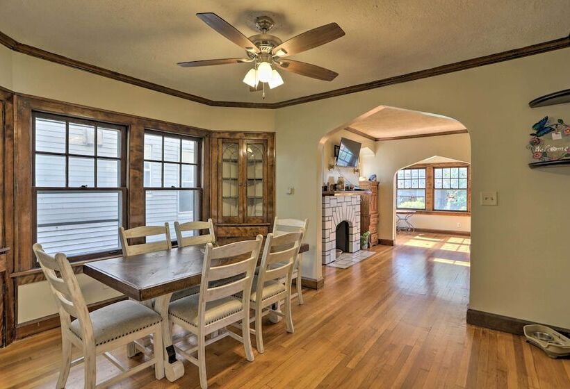 Cleveland Area Home W/ Deck < 10 Mi To Dtwn!