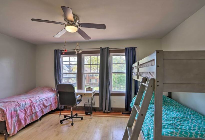 Cleveland Area Home W/ Deck < 10 Mi To Dtwn!