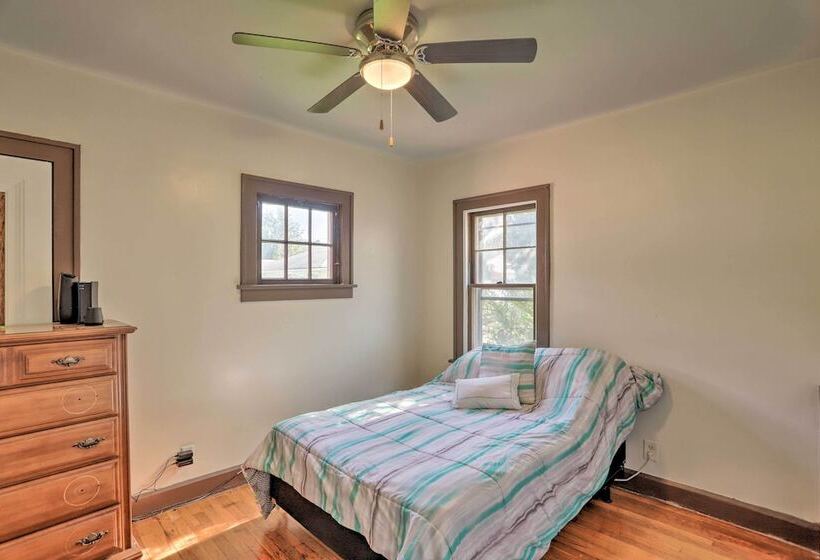 Cleveland Area Home W/ Deck < 10 Mi To Dtwn!