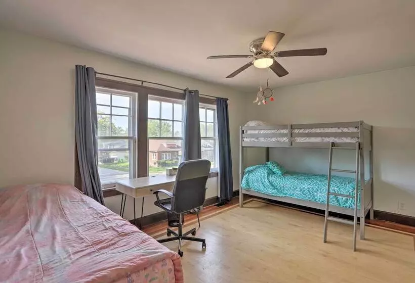 Cleveland Area Home W/ Deck < 10 Mi To Dtwn!
