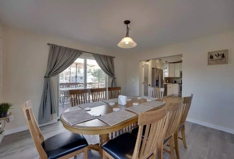 Comforting Woodland Park Home W/ Fire Pit!