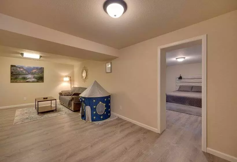 Comforting Woodland Park Home W/ Fire Pit!