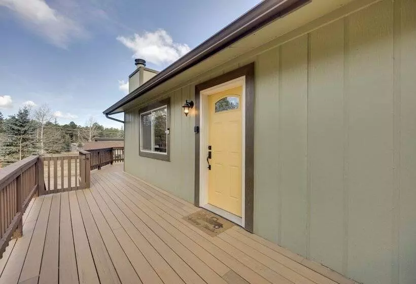 Comforting Woodland Park Home W/ Fire Pit!