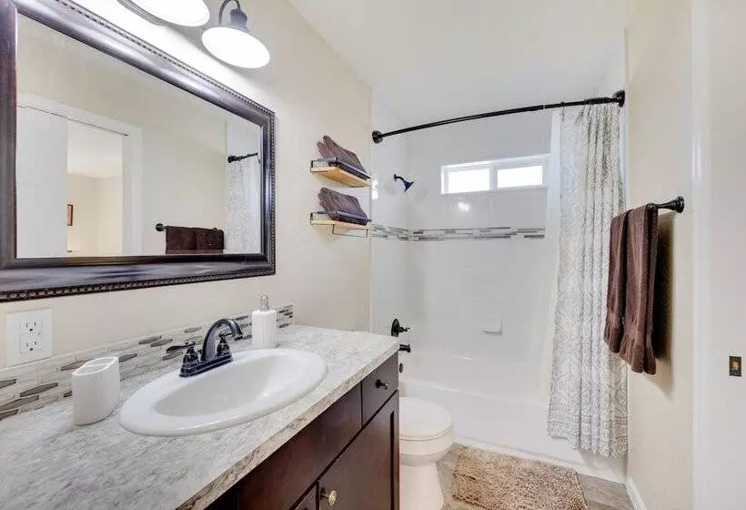 Comforting Woodland Park Home W/ Fire Pit!