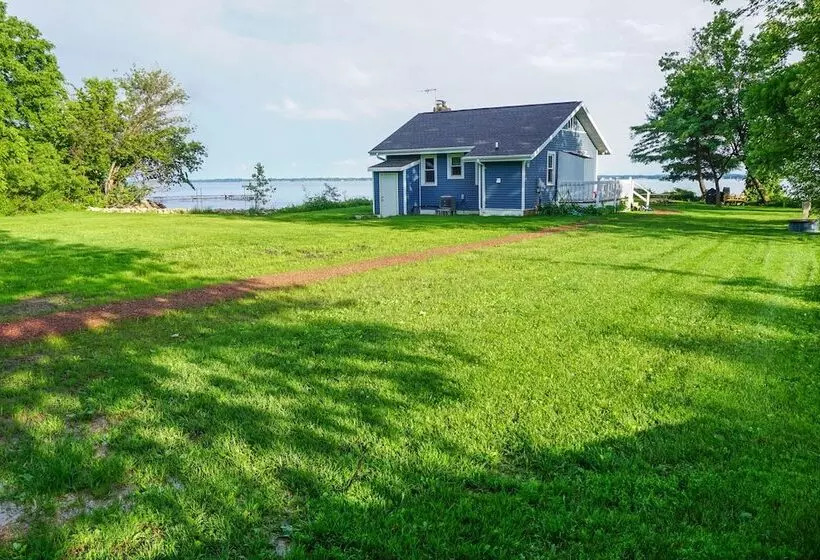 Cozy Fremont Cottage On Lake Poygan + Fishing Dock