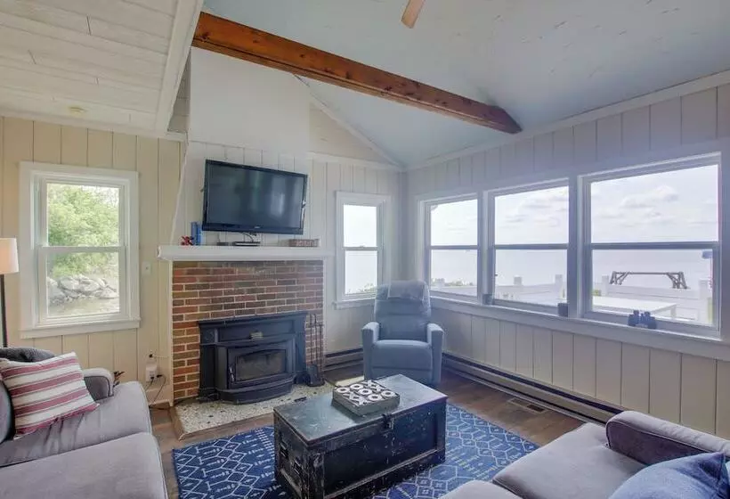 Cozy Fremont Cottage On Lake Poygan + Fishing Dock