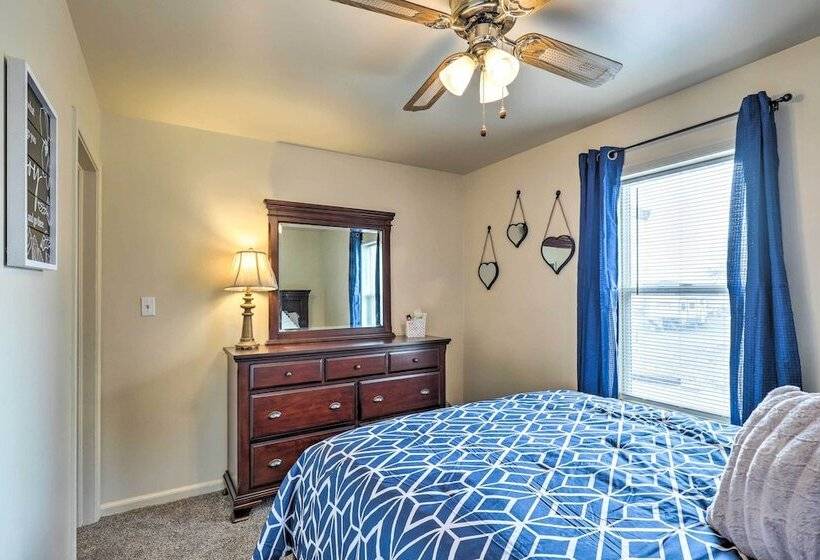 Cozy Helper Home W/ Fenced Yard, Pets Welcome