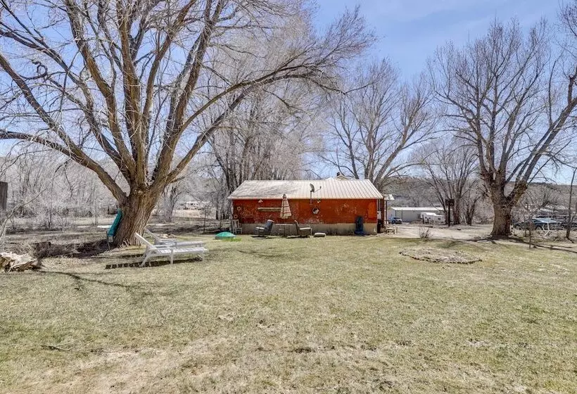 Cozy Helper Home W/ Fenced Yard, Pets Welcome