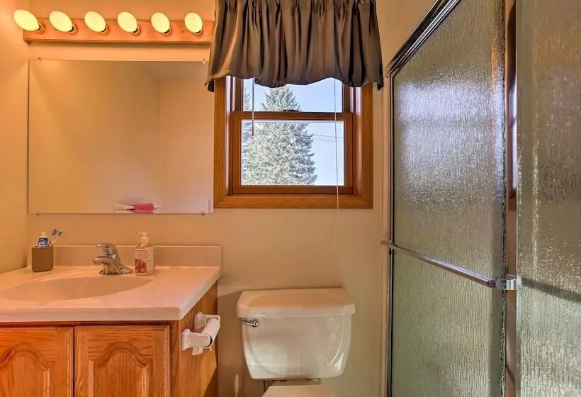 Cozy Riverfront Home W/ Fire Pit In Houghton Lake!