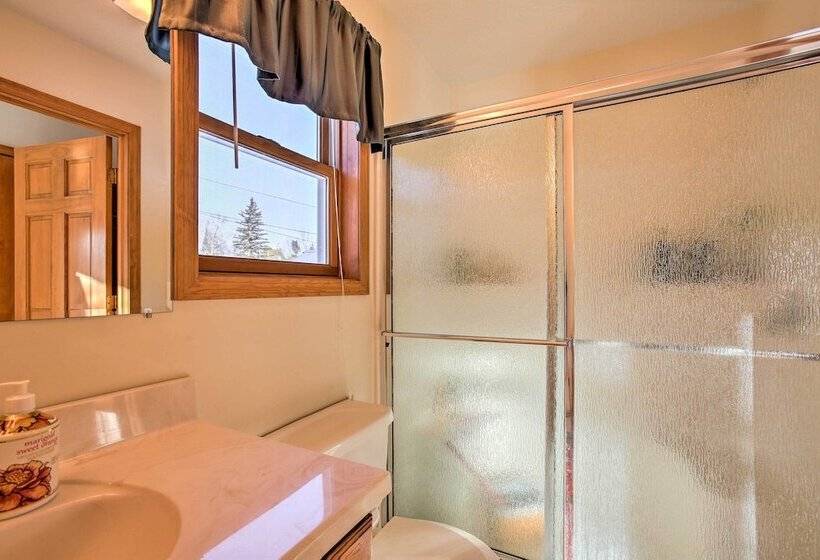 Cozy Riverfront Home W/ Fire Pit In Houghton Lake!