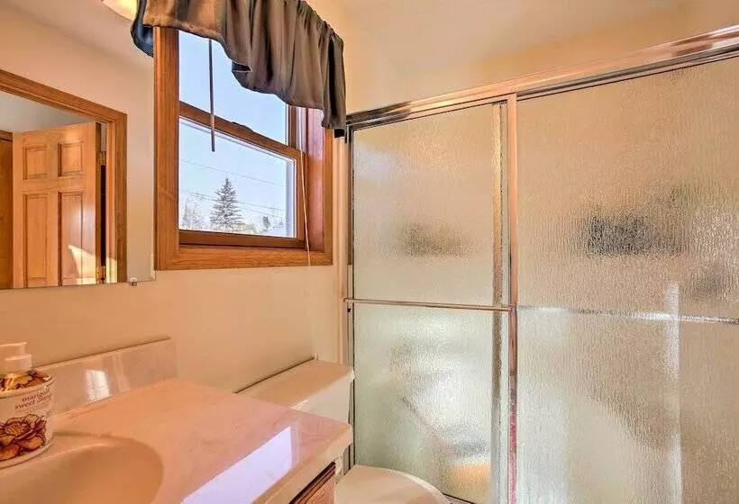 Cozy Riverfront Home W/ Fire Pit In Houghton Lake!