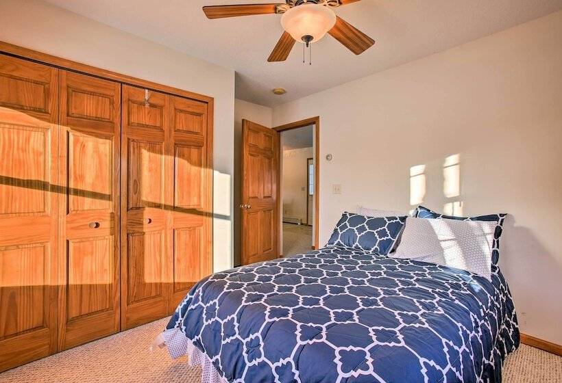 Cozy Riverfront Home W/ Fire Pit In Houghton Lake!