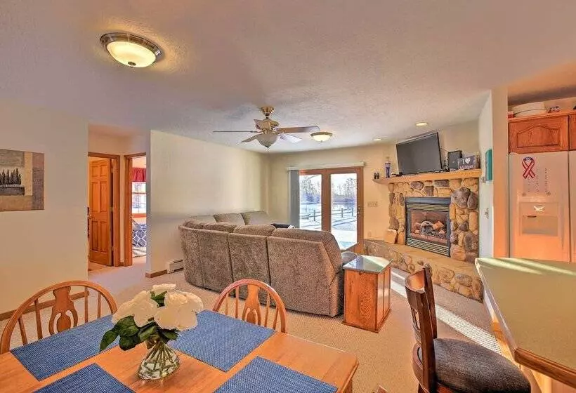 Cozy Riverfront Home W/ Fire Pit In Houghton Lake!