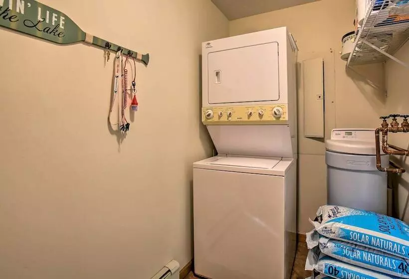 Cozy Riverfront Home W/ Fire Pit In Houghton Lake!