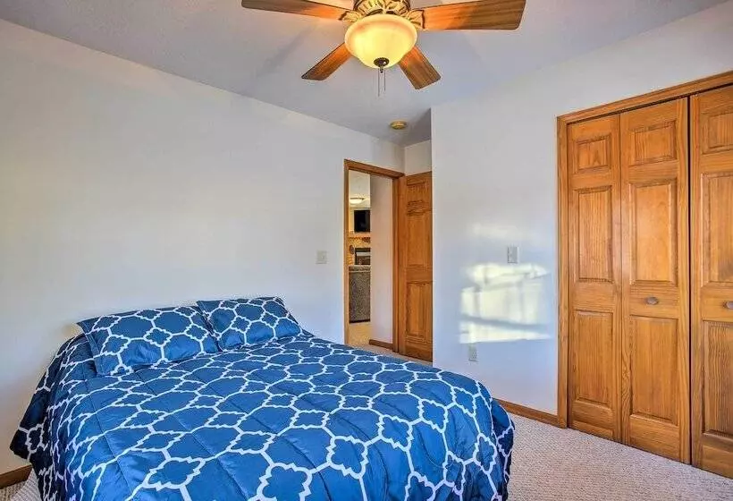 Cozy Riverfront Home W/ Fire Pit In Houghton Lake!