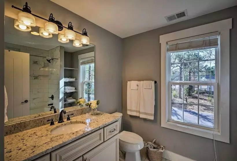 Cozy Southern Pines Retreat 1 Mi To Downtown!