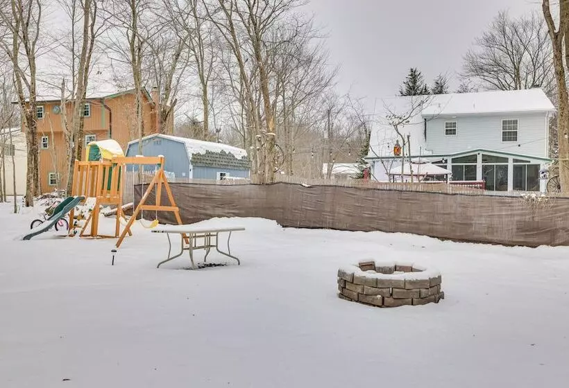 Tobyhanna Home W/ Hot Tub & Fire Pit: Walk To Lake