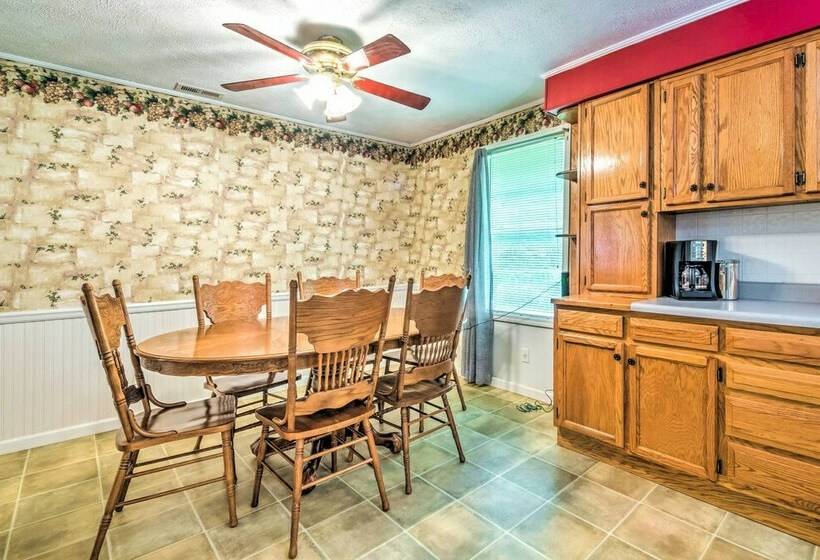 Dale Hollow Lake Haven: Private Yard + Grill!