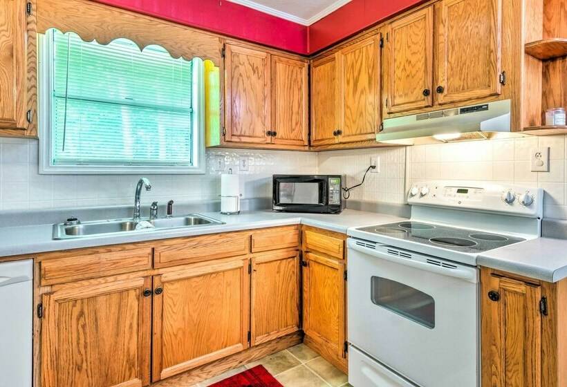 Dale Hollow Lake Haven: Private Yard + Grill!