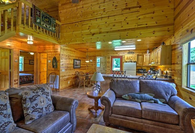 Dream Valley Mountain View Cabin W/ Covered Porch!