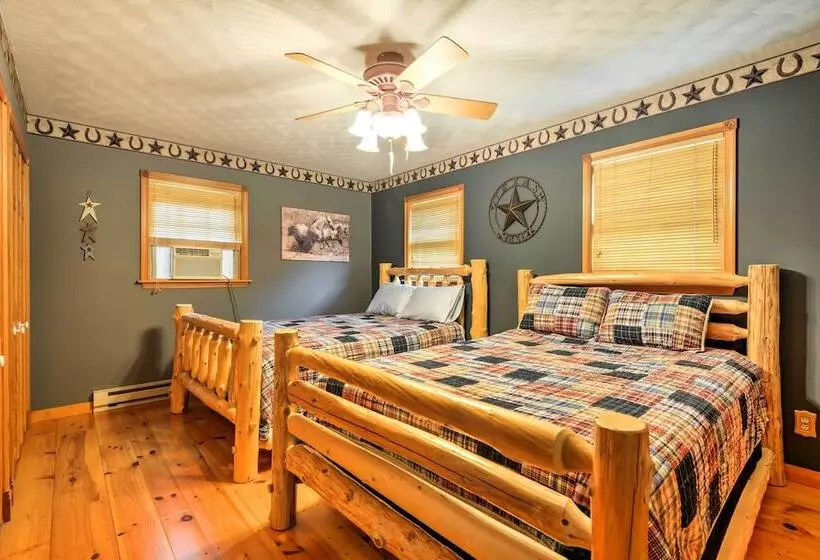 Thompson Home W/ Deck + Pond, 8 Mi To Elk Mountain