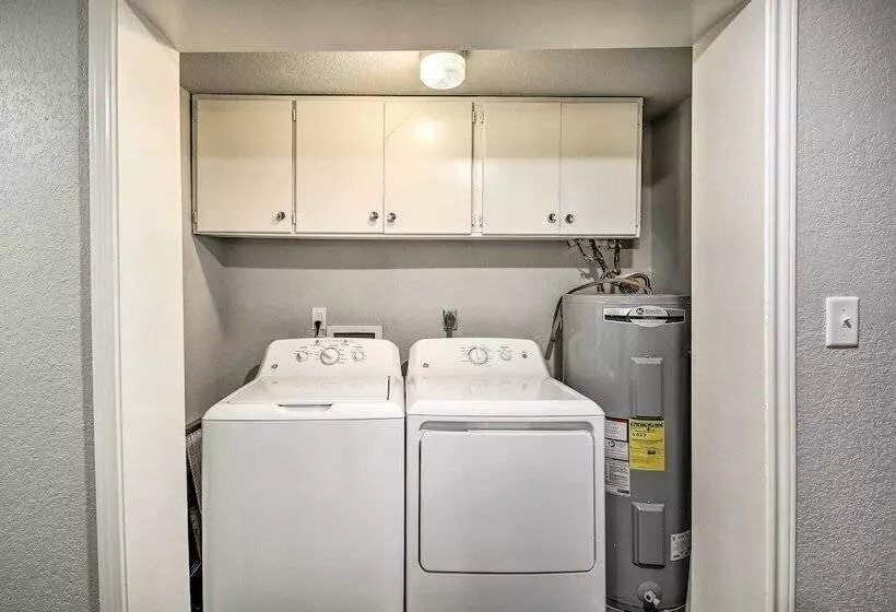 11 Mi To Lake Ouachita: Family Cabin W/ Yard