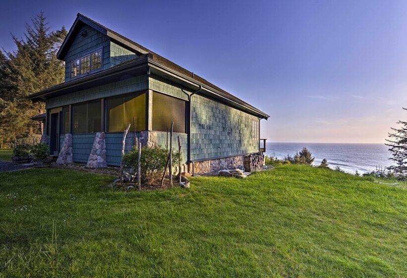 Forested Gold Beach House W/ Panoramic Ocean Views