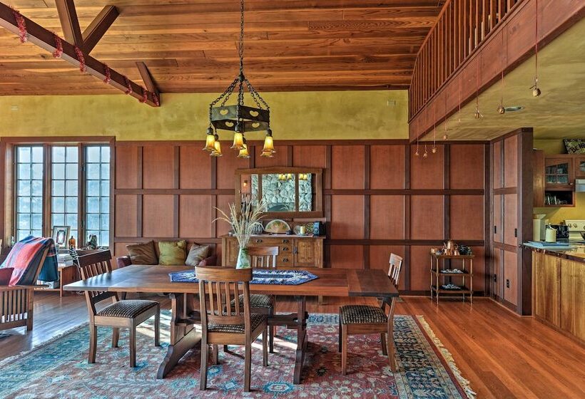 Forested Gold Beach House W/ Panoramic Ocean Views