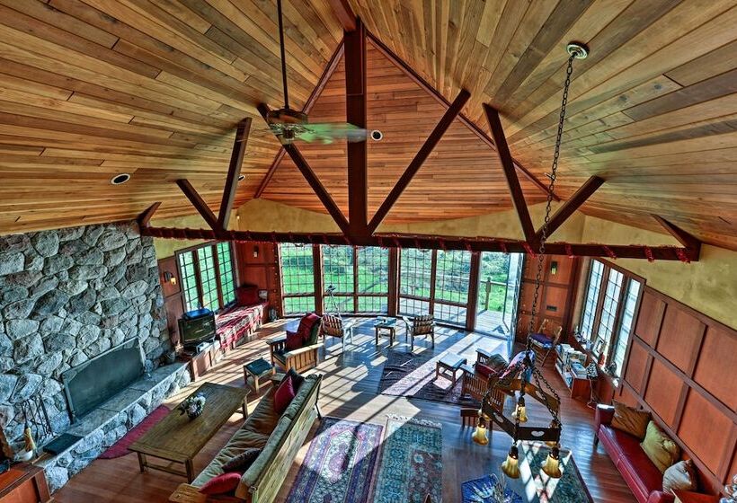 Forested Gold Beach House W/ Panoramic Ocean Views