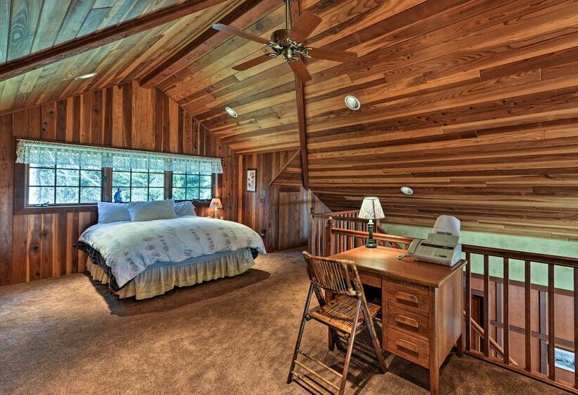 Forested Gold Beach House W/ Panoramic Ocean Views