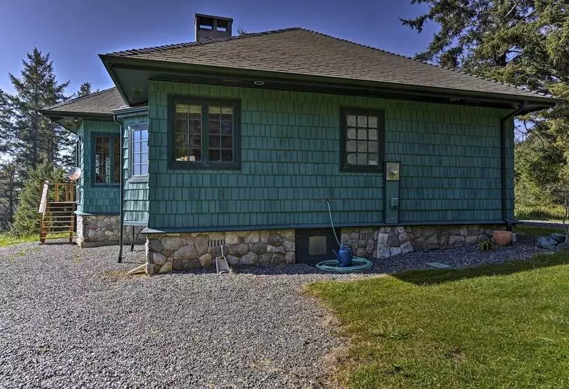 Forested Gold Beach House W/ Panoramic Ocean Views