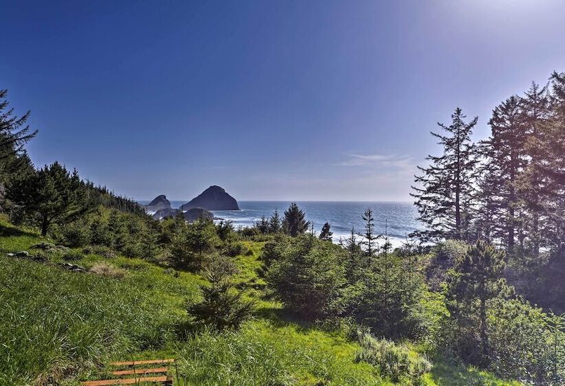 Forested Gold Beach House W/ Panoramic Ocean Views