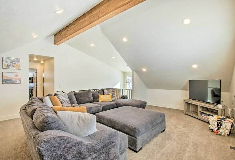 Garden City Home W/ Pool Access By Bear Lake!